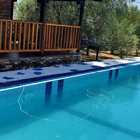 ヴィラ Luxury With Vip Pool Nea Kallikrateia